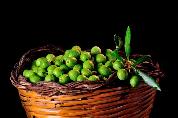 Basket of Sicilian olives — Stock Photo, Image