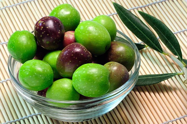 Olives in a bowl — Stock Photo, Image