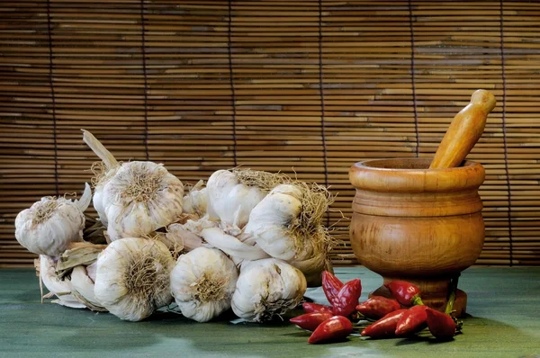 Garlic and chili — Stock Photo, Image