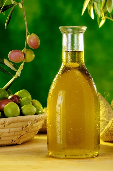 Zöld olíva olaj — Stock Fotó