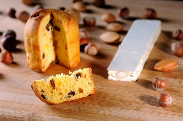 Panettone and nuts — Stock Photo, Image