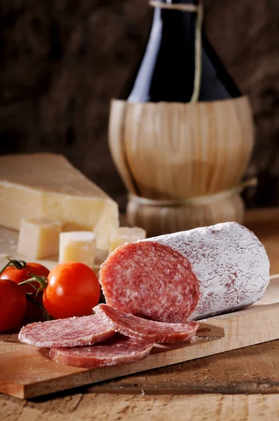 Appetizer slices of salami — Stockfoto