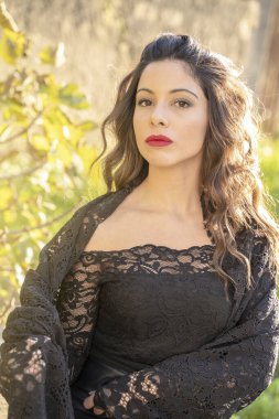 Portre. Güzel bir kadın. Açık havada doğrudan yaşam tarzı.