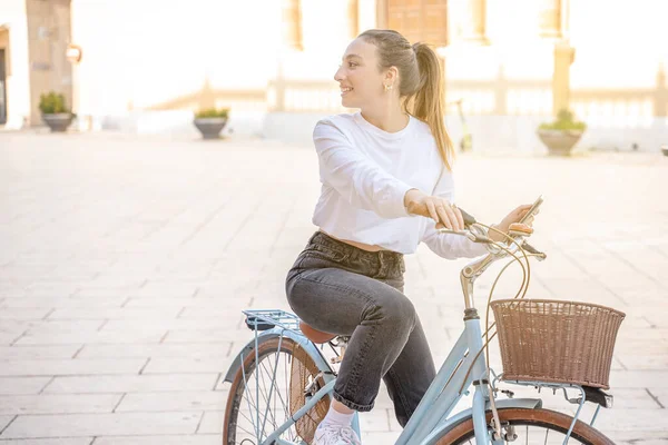 Pretty Young Woman Vintage Bike Enjoying Time Baroque Square Sicily — Stock Photo, Image