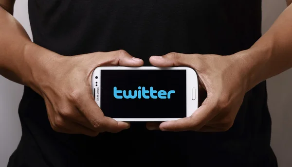 Twitter na smartphone — Stock fotografie