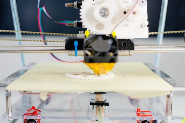 Elektronik üç boyutlu plastik yazıcı sırasında scho çalışmalarında