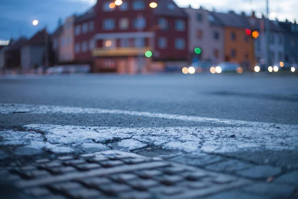 Verschwommener Hintergrund - Nachtstraße mit Straßenlaternen, ideal für — Stockfoto