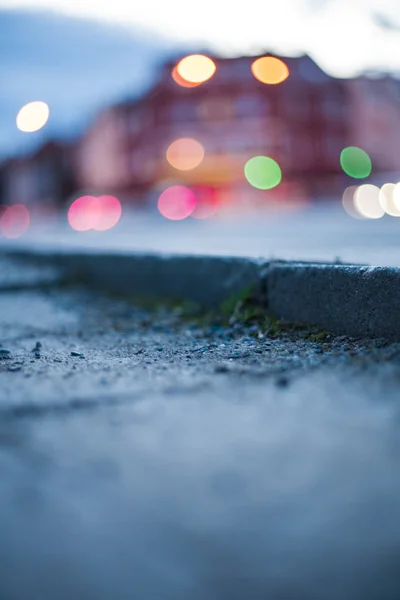 Fundo borrado - rua noturna com luzes de rua, ótimo para — Fotografia de Stock