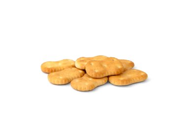 Beyaz arka plan üzerinde izole kraker yığını.