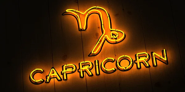 Capricorno segno zodiacale in lettere al neon — Foto Stock