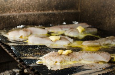 barbecueing taze balık