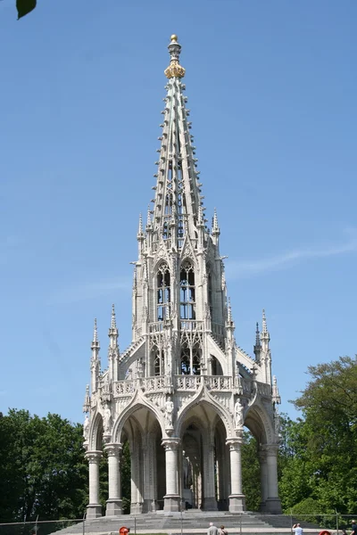 Monument aan leopold i, 1878-1881, architect louis curte koninklijke tuinen — Stockfoto