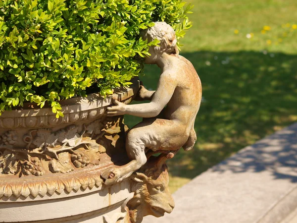 saksıyı satyr Kraliyet seralar heykeli ile
