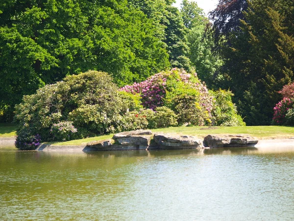 Lago nel parco Giardini Reali — Foto Stock