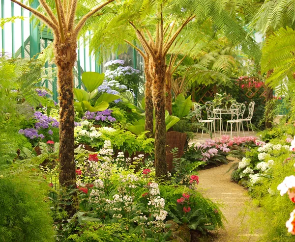 sandalye ve masa Kraliyet Konservatuarı Brüksel Belçika.