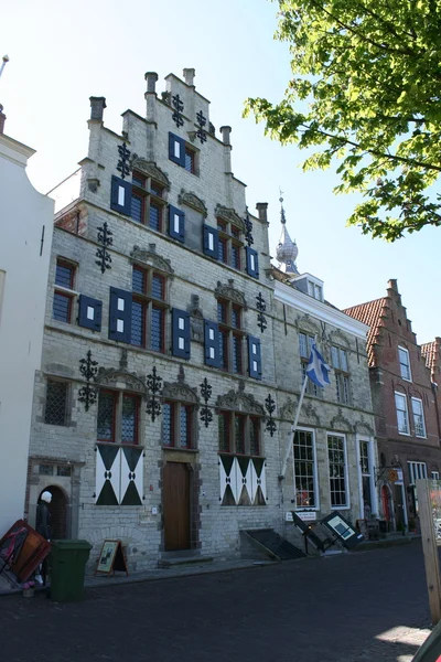 Oude huizen en straat in veere — Stockfoto