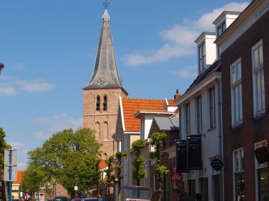 eski kilise ve domburg sokakta