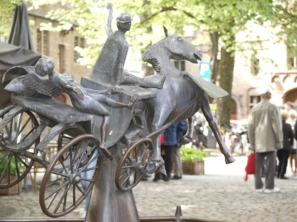 Socha koně přepravy v Bruggách — Stock fotografie
