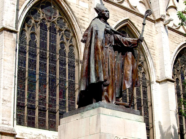 Kardinal mercier heykeli