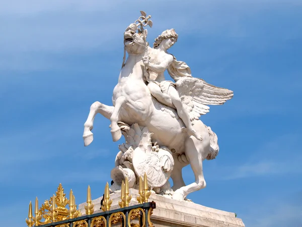 heykeli renommee ve golden gate