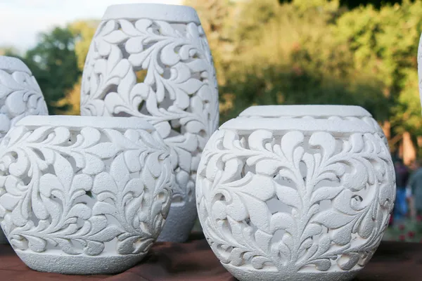 Alçı beyaz vazolar