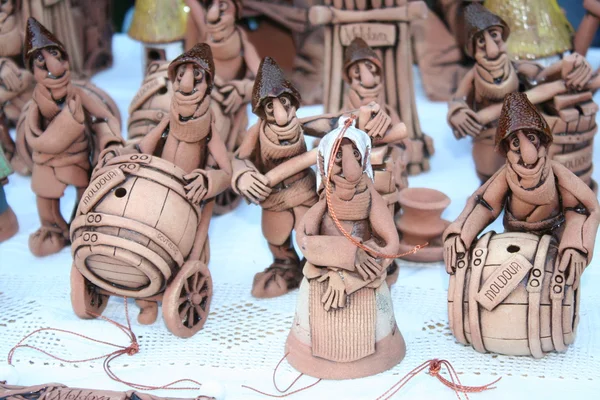 Many small clay figurines of the Moldovan people — Stock Photo, Image