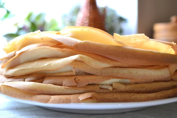 Panquecas em uma pilha de prato — Fotografia de Stock