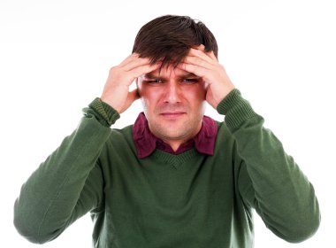 baş ağrısı ile yakışıklı genç