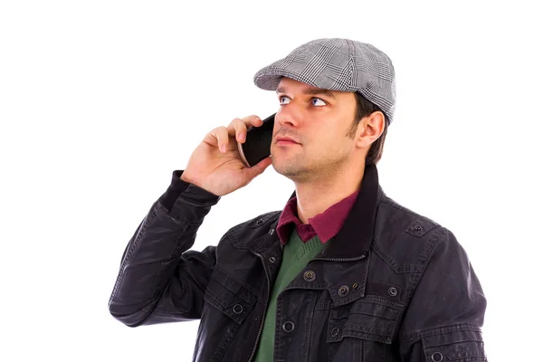 Retrato de joven guapo usando teléfono móvil — Foto de Stock
