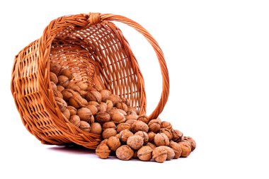 hasır sepet içinde ceviz