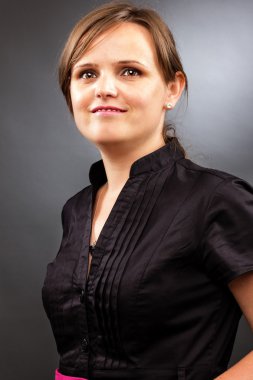 Genç bir iş kadınının portresi