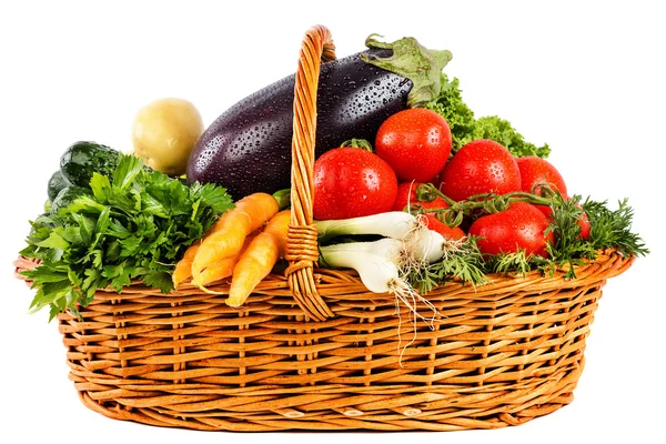 Fresh vegetables with water drops in basket — Stock Photo, Image