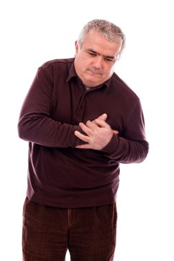 göğüs ağrısı ile komuta sizde