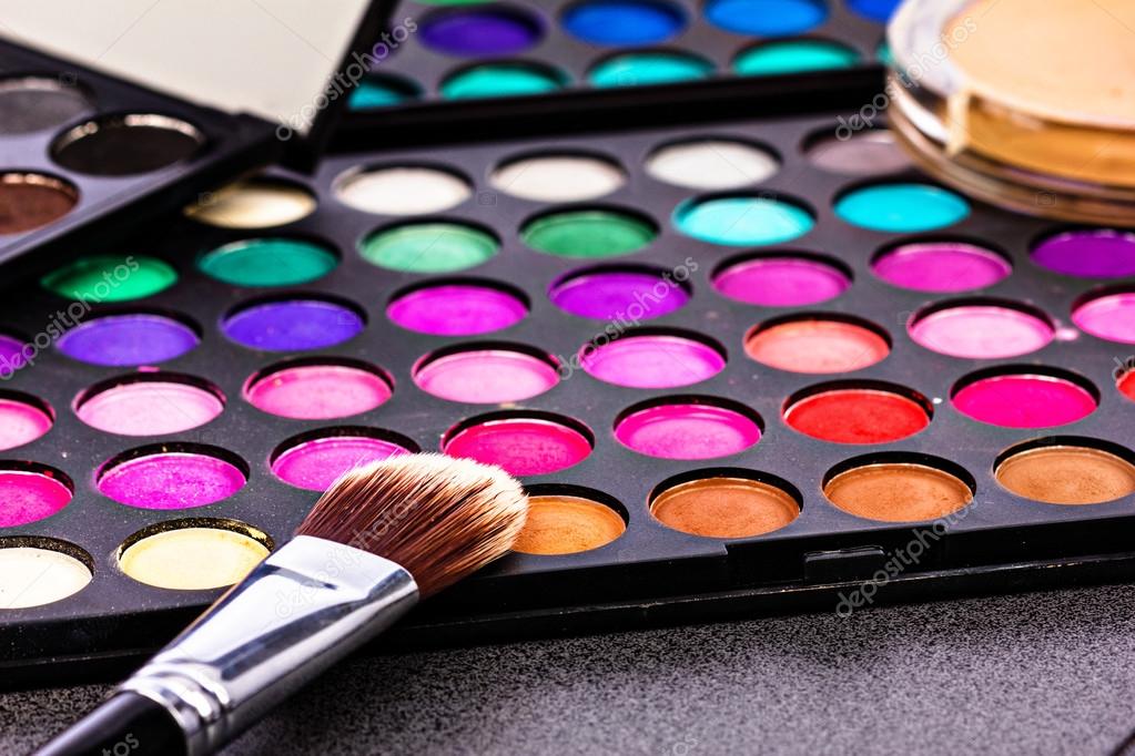Pictures makeup palettes Makeup colorful eyeshadow palettes with makeup brush — Stock Photo