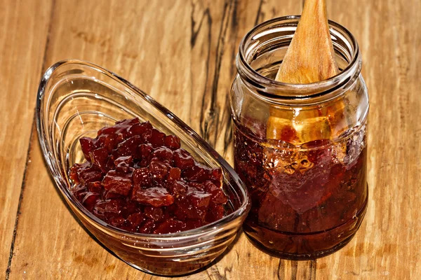 Vaso con una marmellata da mela cotogna — Foto Stock