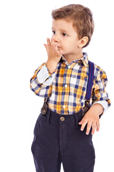 Porträtt av en bedårande liten pojke skickar en puss — Stockfoto