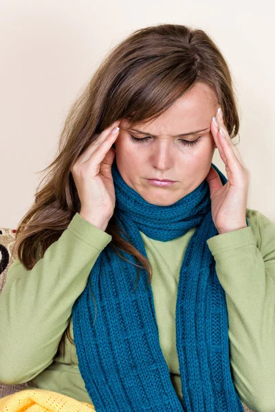 Young woman having a strong headache — Stock Photo, Image