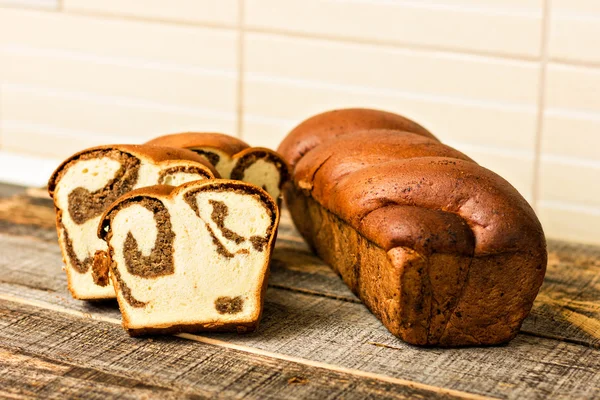 Traditionele spons cake voor Pasen of Kerstmis — Stockfoto