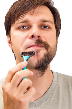 genç bir adamın sakalını tıraş portre portre