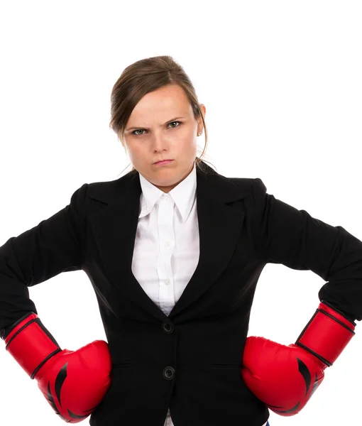 Jeune femme d'affaires debout avec les mains sur les hanches portant la boxe g — Photo