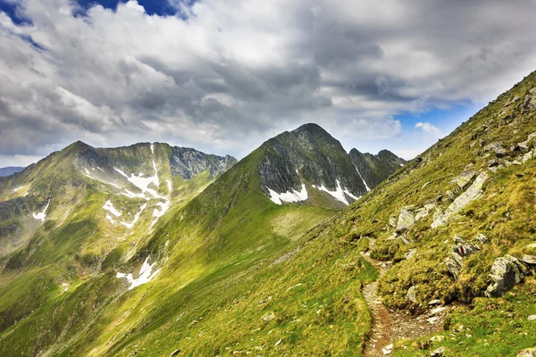 Hermoso paisaje alpino de las montañas Parang — Foto de Stock