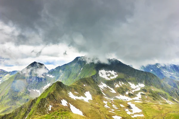 Bela paisagem de verão das montanhas de Fagaras — Fotografia de Stock