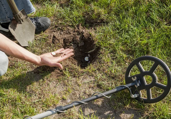 Searching with metal detector. — Stock Photo, Image