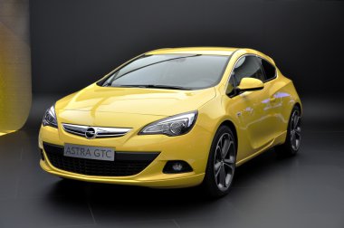 Frankfurt - 18 Eylül: opel astra gtc, araba 64 Internationale automobil ausstellung (IAA), frankfurt, Almanya 18 Eylül 2011 tarihinde gösterilmiştir.