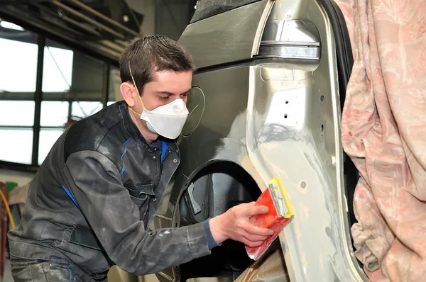 Araba beden işçisi.