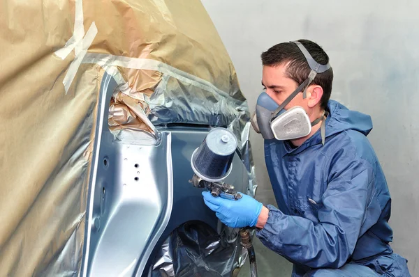 Proffesional car paint worker. — Stock Photo, Image