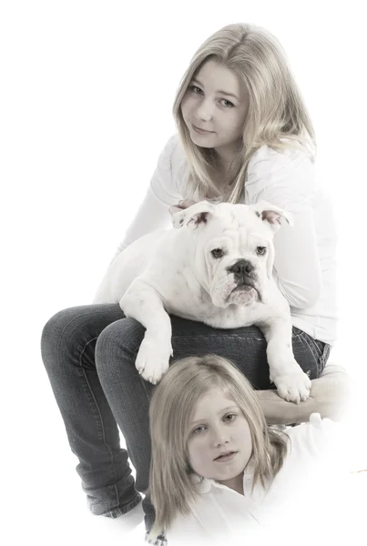 Sisters and their dog — Stock Photo, Image