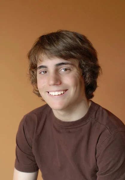 Fourteen year old teenager with big happy smile — Stock Photo, Image