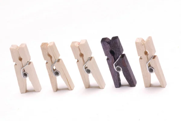 Kolíčky s jedním černá — Stock fotografie