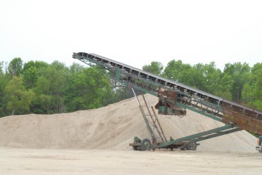 çakıl Pit'de yığın için kullanılan taşıyıcı